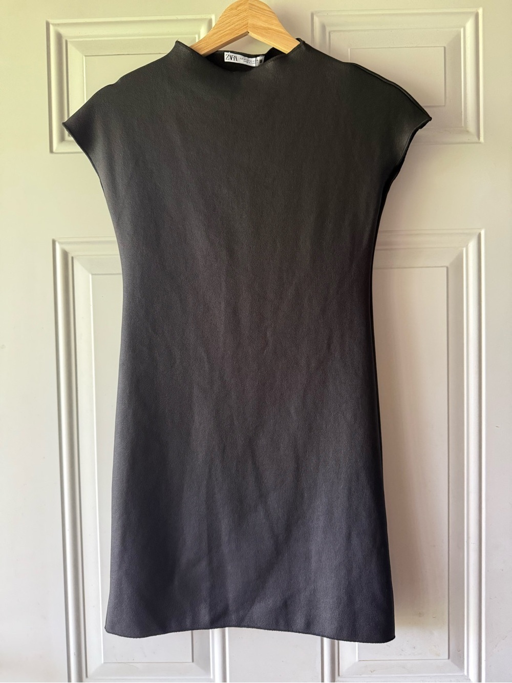 Zara Minimalist Black Cap-Sleeve Shift Body Con Mini Dress
